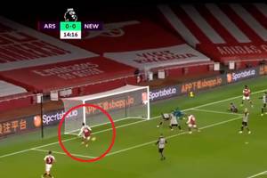 Najpierw szokujące pudło, później dwa gole. Aubameyang w roli głównej w meczu Arsenalu [WIDEO]