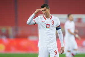 "Lewandowski w kadrze gra o dwa poziomy niżej od Ronaldo. Jak przegrywamy, zawsze szuka winnych gdzie indziej"
