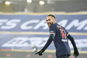 PSG wskoczyło na fotel lidera! Neymar i Marquinhos wynagrodzili brak Mbappe [WIDEO]