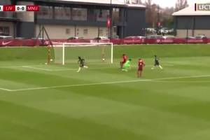 Kapitalny debiut nowego nabytku Manchesteru United. Po kilkunastu minutach zdobył bramkę z Liverpoolem [WIDEO]
