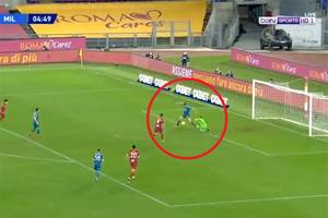 Ależ on to zmarnował! Fatalne pudło Zlatana Ibrahimovicia [WIDEO]