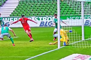 Gol Roberta Lewandowskiego! Polski napastnik zrównał się z legendą! [WIDEO]