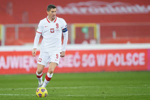 Media: Robert Lewandowski rozmawiał z szefami Bayernu nt. gry przeciwko Anglii. Jasne stanowisko piłkarza