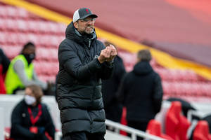 Liverpool chce zatrzymać dwóch kluczowych piłkarzy. "Nowy kontrakt to jeden z priorytetów"