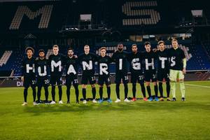 Nie tylko "Black Lives Matter". Piłkarze znów w obronie praw człowieka. "Taki gest był potrzebny"