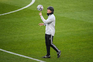 Joachim Loew pasowałby do FC Barcelony? Xavi wychwala selekcjonera reprezentacji Niemiec