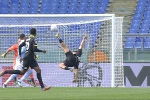 Kapitalny gol "nożycami" w Rzymie! Brutalny faul i czerwona kartka dla Ribery’ego [WIDEO]