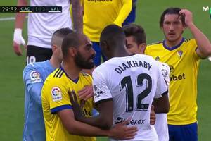 Skandal w meczu La Liga! Piłkarze opuścili boisko przez rasistowski atak [WIDEO]