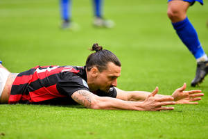 Zlatan Ibrahimović znów kontuzjowany. Trener Milanu zdradził, co dolega Szwedowi