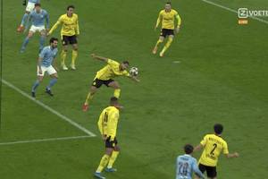 Borussia Dortmund napędziła strachu Manchesterowi City! Fatalny Can i bomba Fodena [WIDEO]