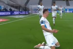 Hat-trick Arkadiusza Milika! Niesamowity występ Polaka, w pojedynkę zapewnił zwycięstwo [WIDEO]