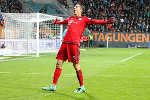 Robert Lewandowski w drodze po kolejny historyczny rekord. Polak może wyprzedzić legendy Bundesligi