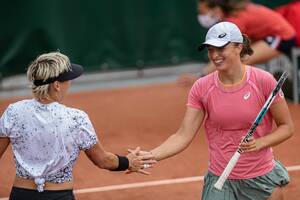 Świątek/Mattek-Sands - Jurak/Klepac - transmisja online z ćwierćfinału debla. Stream na żywo z Roland Garros