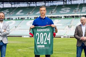 Śląsk Wrocław sprowadził nowego obrońcę. Młody Polak podpisał trzyletnią umowę