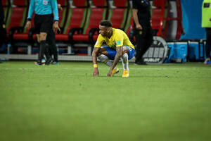 Neymar skrytykowany za swoją postawę. "Ode mnie dostałby porządnego kopniaka"