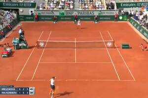 Kontrowersje w finale Roland Garros! Kolejne niesportowe zachowanie Krejcikovej? [WIDEO]