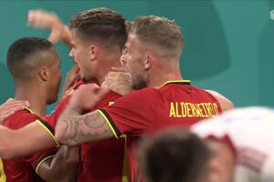 Pewne zwycięstwo Belgii! Świetny Lukaku, błędy Rosjan i spór o przedmeczowe klęknięcie [WIDEO]