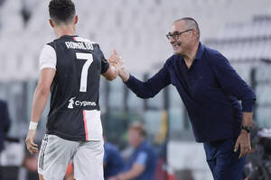 Maurizio Sarri szczerze o współpracy z Cristiano Ronaldo. "Ja uważam się za lepszego trenera niż menedżera"