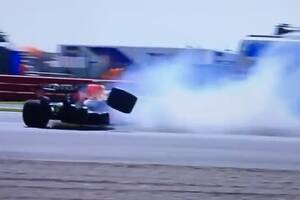 Piękny i dramatyczny początek GP Wielkiej Brytanii. Verstappen kontra Hamilton [WIDEO]