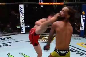 Nokaut roku w UFC?! Mordercze kopnięcie na wagę zwycięstwa [WIDEO]