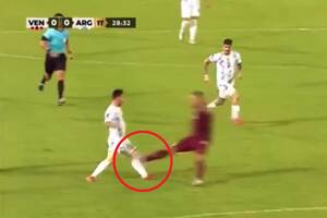 Bandycki faul na Leo Messim. To cud, że noga Argentyńczyka wytrzymała [WIDEO]