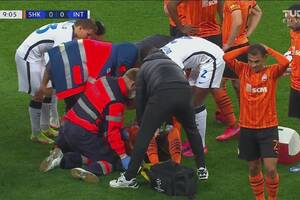 Męczarnie Interu Mediolan z Szachtarem, fatalna kontuzja 20-latka. Ajax z pewnym zwycięstwem [WIDEO]