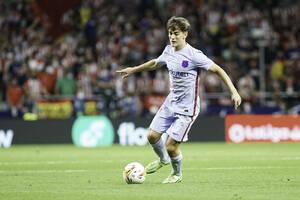 Czołowy klub Premier League chce przechwycić wielki talent z FC Barcelony. Może aktywować klauzulę odstępnego