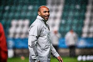 Thierry Henry wskazał najlepszego piłkarza w Premier League. Wyżej ceni jednak Lewandowskiego i Benzemę