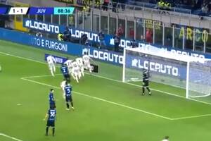 Inter wyciągnął pomocną dłoń do Juventusu. "Stara Dama" długo była bezradna, ale uratowała remis [WIDEO]
