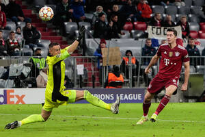 "Dziwaczne pytanie". Zawodnicy Bayernu Monachium odpowiedzieli, czy Robert Lewandowski zasłużył na Złotą Piłkę