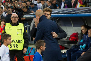 Zidane wciąż kuszony przez PSG. Wielkie pieniądze na stole