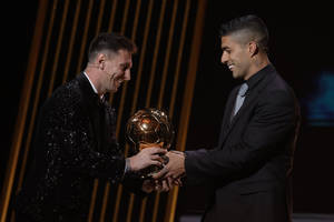 Oto historyczna klasyfikacja Złotej Piłki. Messi ucieka Ronaldo. To ostatecznie rozstrzyga ich rywalizację?