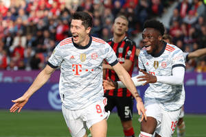 Xavi rozmawiał z Robertem Lewandowskim o transferze do FC Barcelony. "Wyjaśnił mu szczegóły projektu"