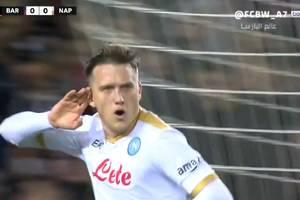 Piotr Zieliński z golem przeciwko FC Barcelonie! Polak otworzył wynik na Camp Nou [WIDEO]
