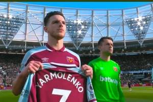Piękne gesty wsparcia w meczu Premier League. West Ham solidaryzuje się z Ukrainą [WIDEO]