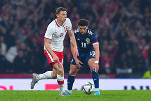 TOP5 klubów, w których mógłby zagrać Krystian Bielik. "Ten wybór w Premier League byłby najlepszy"