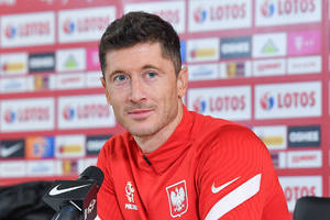 Agent Grosickiego zaskakująco o transferze Lewandowskiego! "Połączyłem kropki - oni rozmawiają z Liverpoolem"