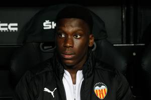 Szantażował Barcelonę, domagał się astronomicznych pieniędzy. Teraz jest najgorszym pomocnikiem w La Liga