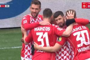 Tragiczny występ Bayernu Monachium! Mistrzowie Niemiec przegrali z Mainz [WIDEO]