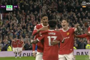 Manchester United zachował szanse na Ligę Mistrzów. Debiutancki gol Varane'a i pożegnanie Maty [WIDEO]