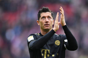FC Barcelona dociska w sprawie transferu Lewandowskiego. Wyśle kolejną ofertę [NASZ NEWS]