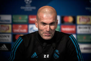 Media: Kolejny klub chce zatrudnić Zinedine'a Zidane'a. Ekscentryczny właściciel chce przekonać Francuza