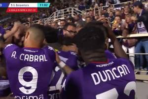 Fiorentina bez udziału Piątka pokonała klub Mourinho! "AS Roma rozstąpiła się jak Morze Czerwone" [WIDEO]