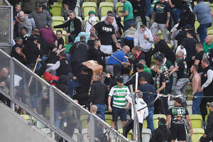 Lechia Gdańsk ukarana za rozróbę na trybunach. Wyjątkowo pobłażliwa reakcja UEFA