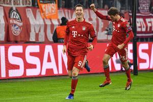 Thomas Mueller zażartował z transferu Roberta Lewandowskiego do Barcelony. "To jeszcze nic pewnego"