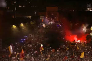 Niesamowite sceny w Rzymie! Tak AS Roma zaprezentowała Paulo Dybalę [WIDEO]