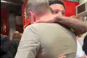 Piękna reakcja Jadona Sancho na widok Łukasza Piszczka. Anglik nie zapomniał. "Jak się masz?" [WIDEO]