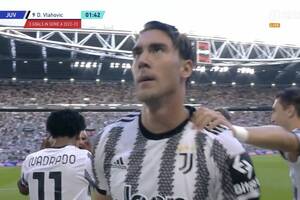 Spektakularny gol Dusana Vlahovicia! Snajper Juventusu przymierzył z rzutu wolnego [WIDEO]