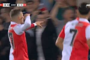 Debiutancki gol Sebastiana Szymańskiego dla Feyenoordu! Polak trafił w lidze holenderskiej [WIDEO]