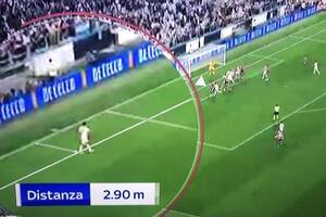 Gigantyczny skandal w meczu Juventusu. Gol Milika został niesłusznie anulowany. Jak mogło do tego dojść?! 